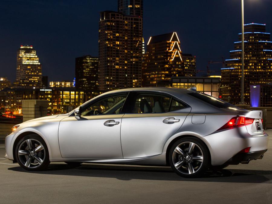  Lexus IS350 2013 года  (фото 21 из 33)